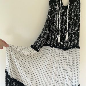 Forever 21 Black and White Maxi Dress